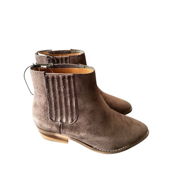 Western Boots Universal Thread Dark Taupe (Dark Brown) Size 8 wide - Picture 2 of 6